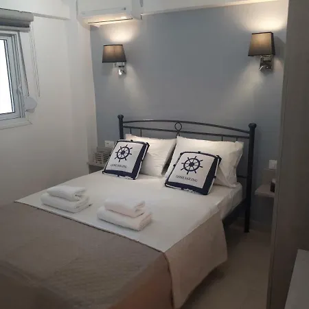 Vivian's Small House *