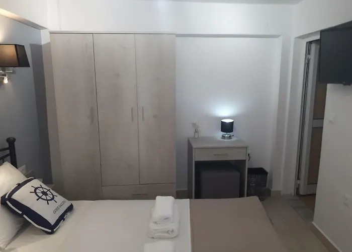 Апартаменты Vivian's Small House *