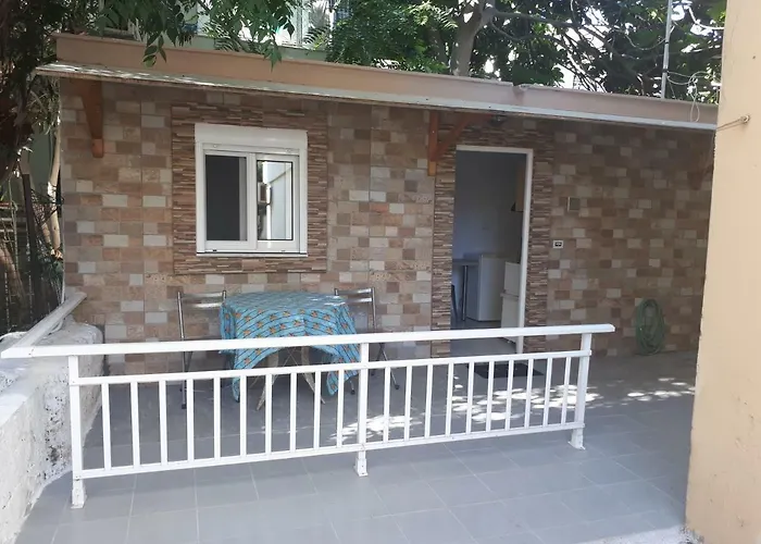 Vivian's Small House Апартаменты Родос